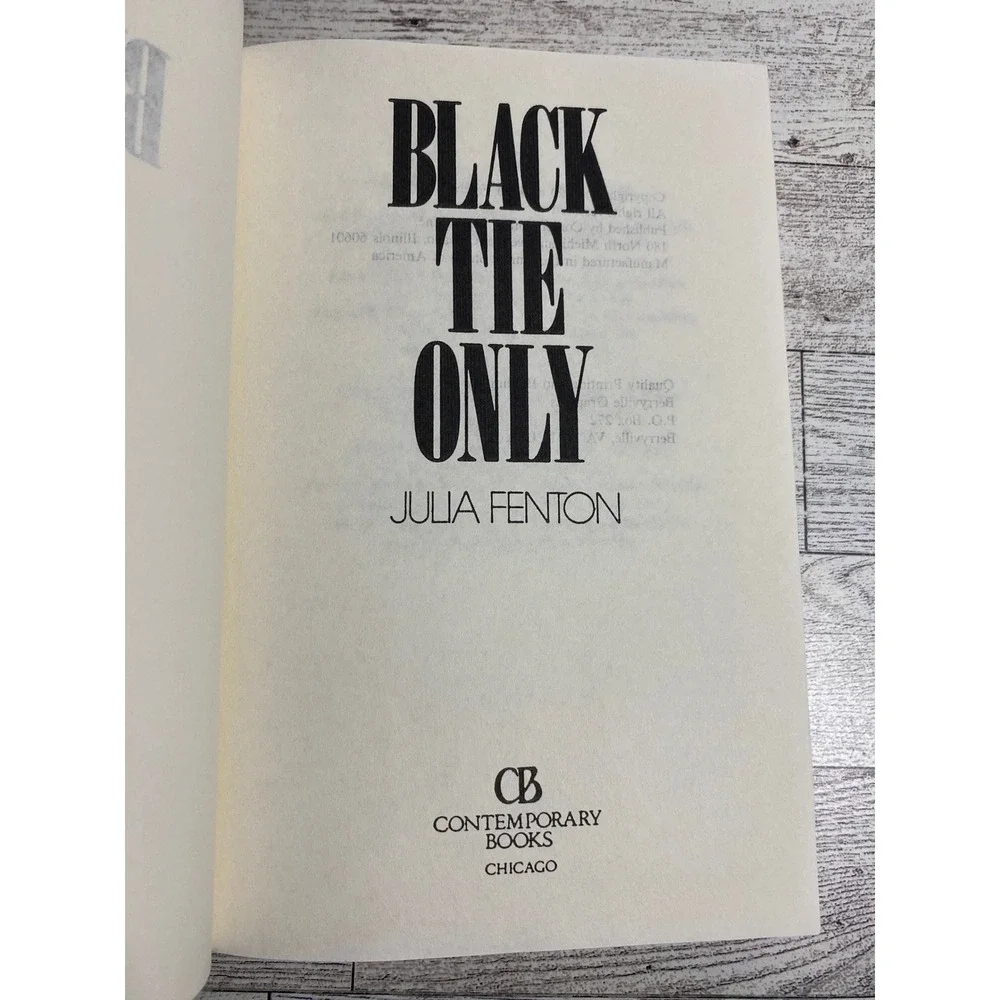 Black Tie Only‎ Julia Fenton 1990 Hardcover Romance Mystery Novel